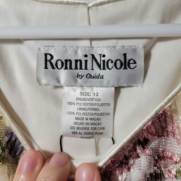 Ronni Nicole lace lined floral patterened dress Size 12 - Picture 4 of 5